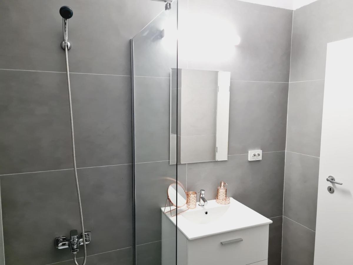 Lovely Ultracentral Apartment With Parking Cluj-Napoca Buitenkant foto
